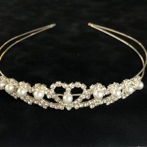 Bridal Headband w pearls and heart shape